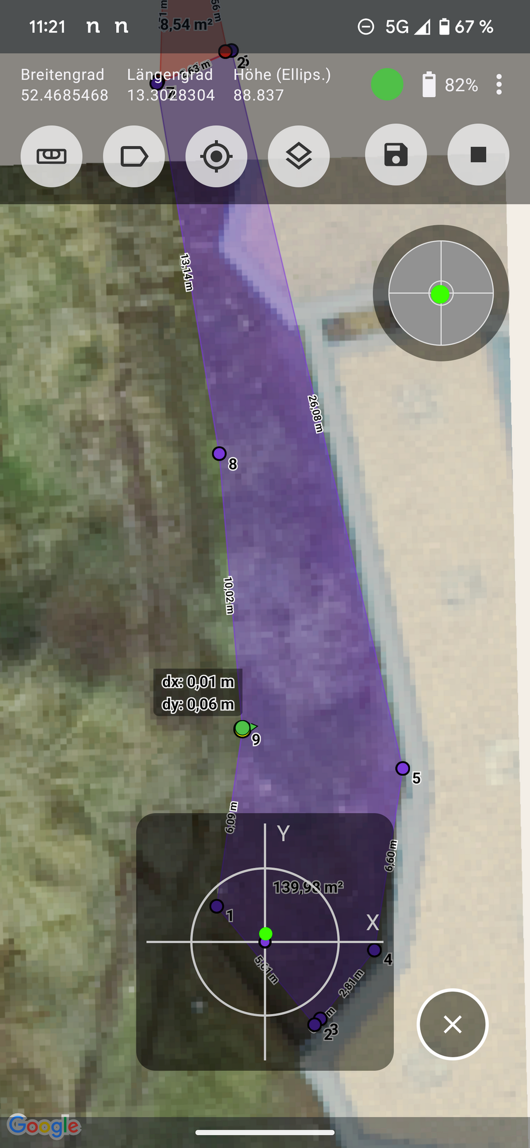 Ein Fadenkreuz in der App hilft, Aufma�punkte zu lokalisieren.