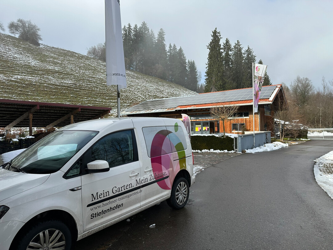 Der Betriebshof liegt etwas beengt zwischen Steilhang und Flu�ufer.