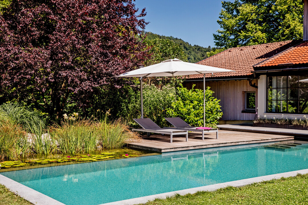 Biotop-Schwimmteiche baut H�bner zusammen mit Schleitzer.