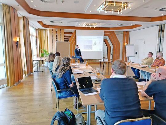 Regelmäßig finden Partnertreffen statt.