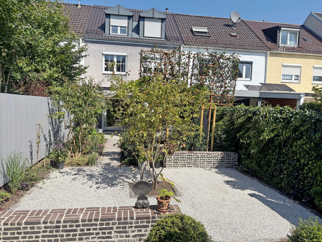 Ab durch die Hecke kann nicht nur Pflege – zunehmend etabliert sich die Firma im gehobenen Hausgarten.