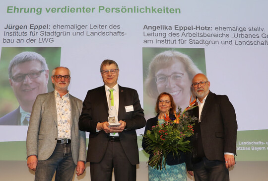 Dietmar Lindner, Pr�sident des VGL Bayern (l.), und Verbandsdirektor Prof. Rudolf Klingshirn (r.) bei der Ehrung von J�rgen Eppel und Angelika Eppel-Hotz