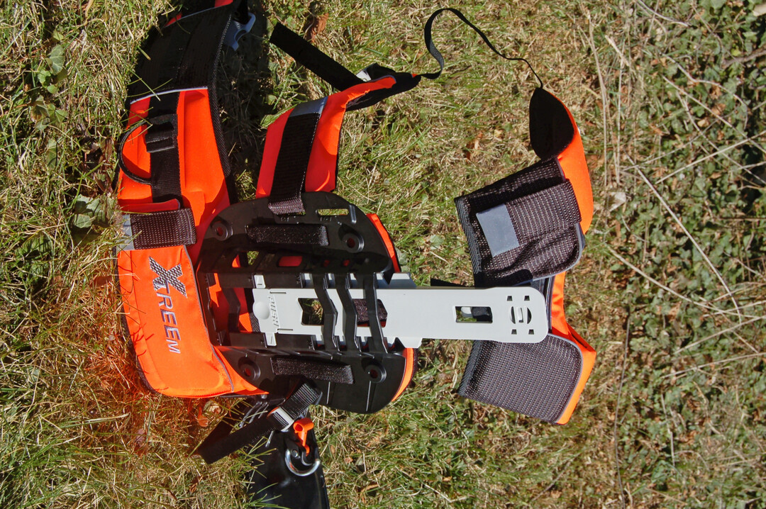 Das Tragegestell Stihl FSA 400 verteilt sehr gut die Last auf Schulter und H�fte.