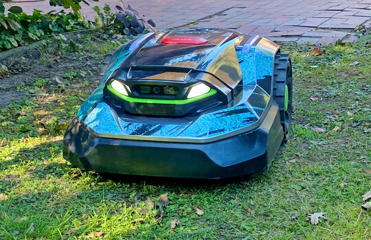 EGO Aura RMR3000E mit drei Kameras