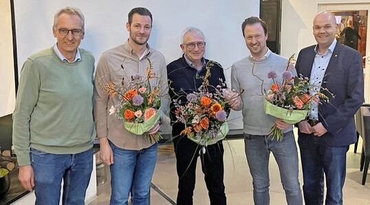 Markus Vornbrock (2. v.l.) und Christian Schenke (2. v.r.) mit VGL-Geschäftsführer Chrisoph Lau (r.) und Thorsten Siller (l., Bezirksverbandsvorsitzender Ruhr-Mitte & Mitglied im Präsidium), sowie Karl-Heinz Baumeister (m., ehemaliger Vorsitzender Bezirksverband Westfalen West).