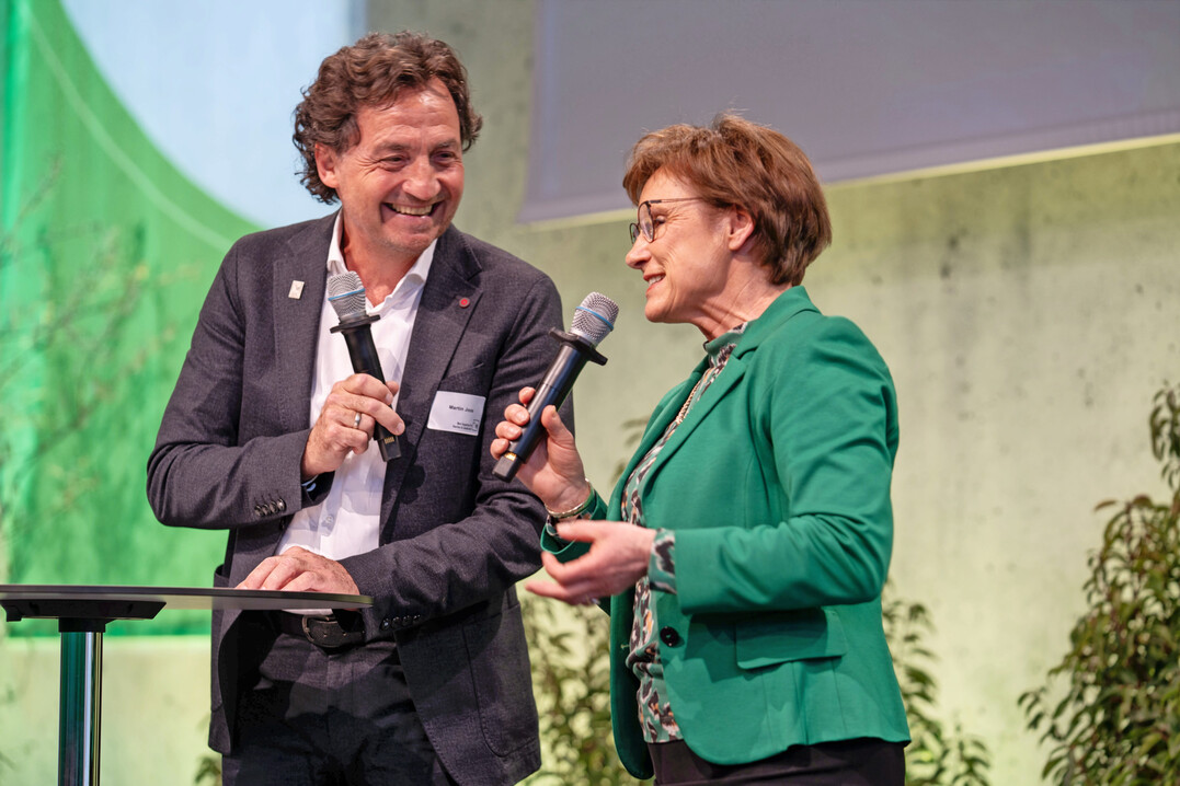 Martin Joos im Gespra¨ch mit Staatssekreta¨rin Sabine Kurtz, MdL, (MLR)