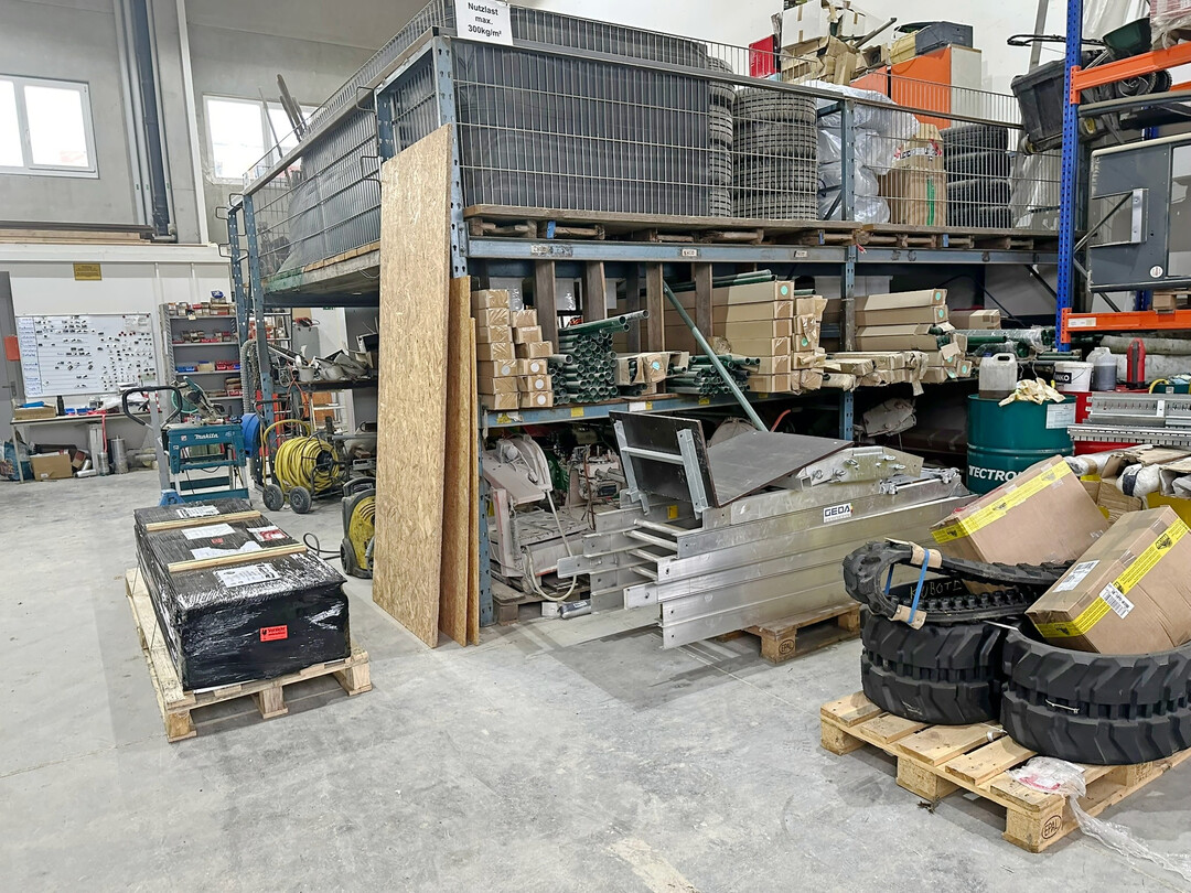 Noch reicht die �berschaubare Halle in dem Lochhausener Gewerbegebiet.