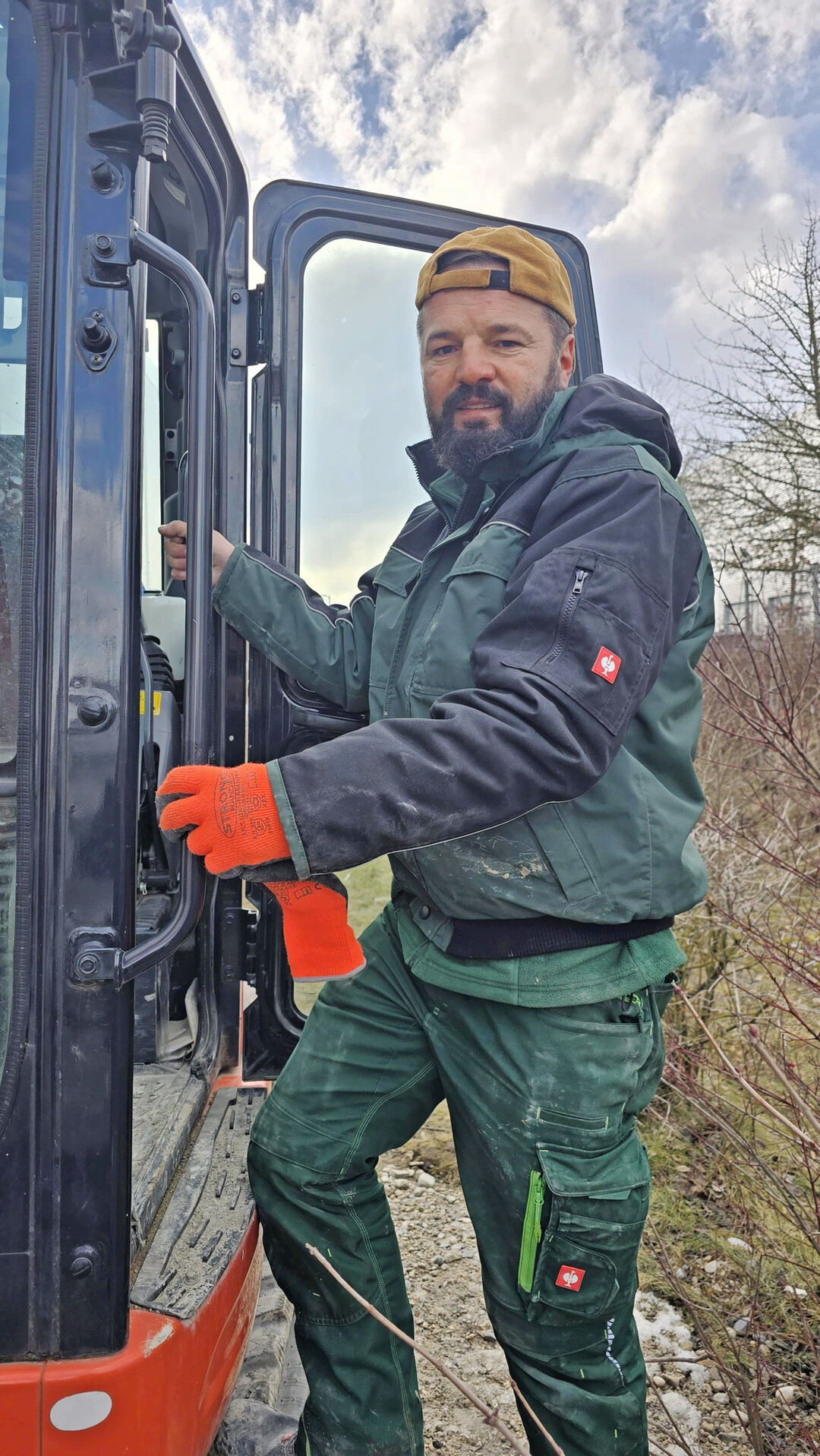 Neue Mitarbeiter wie Iljasa werden mit einem Insta-Post begr��t. 