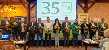 Verbandsf�hrung des VGL Sachsen, v. l.: Vizepr�sident Dirk Hoffmann, Kassenpr�fer Thomas Th�mer, Pr�sident Andreas Wehle, Kassenpr�fer Dirk Willkommen, Uwe Reintrock, Christian Boxberger (beide Vizepr�sidenten), Cathrin Petrik, ehemalige Vizepr�sidentin, Vizepr�sidenten Mathias Dressel, Dieter Vogel, Sandro Gebler, Marco Theim, Gesch�ftsf�hrer Axel Keul