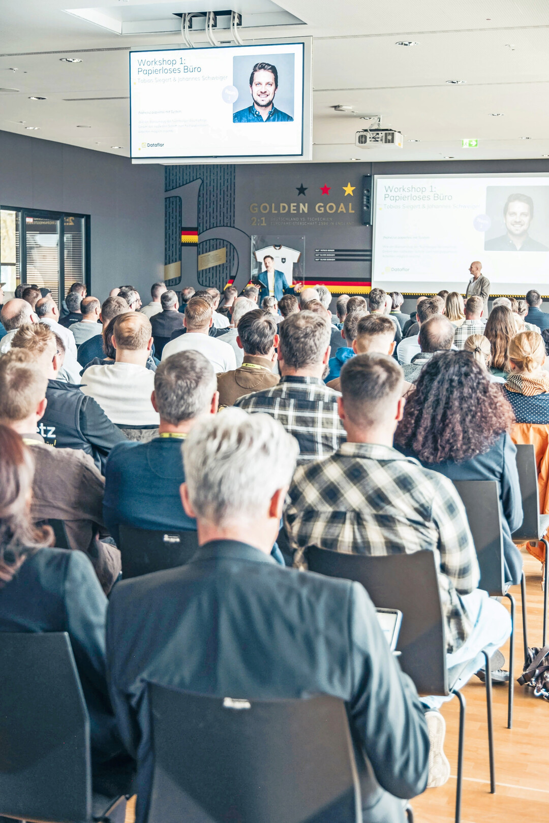 Am zweiten  Tag erkl�rte Tobias Siegert von der N�rnberger Baumpflege das papierlose B�ro.