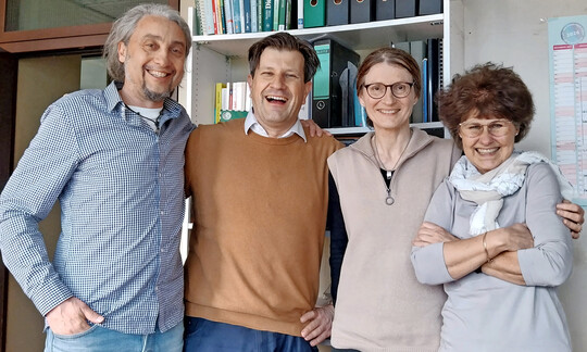 Jonas Reif (2. v. l.), mit seinen Ulmer-Exkollegen Martin Staffler, Kirsten Unshelm und Michaela Schmidt-Stafford