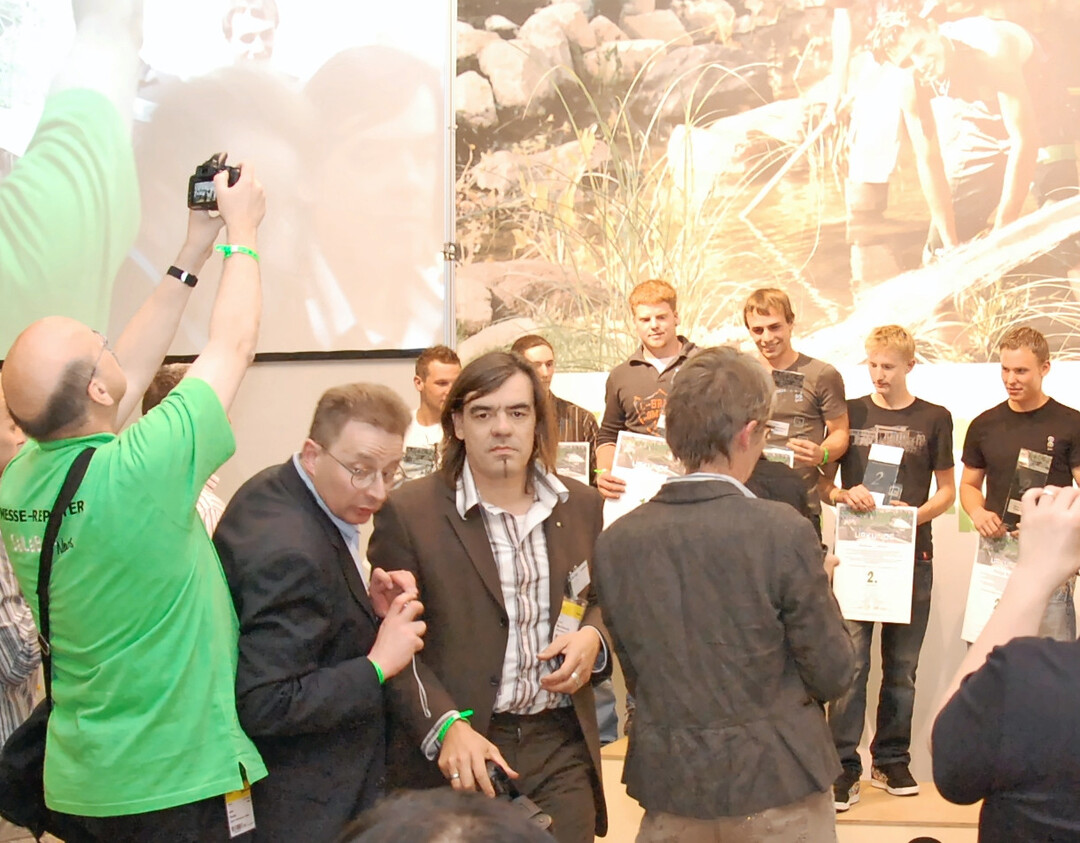 Aus unserer beliebten Serie �Erheiternde Momente in N�rnberg�, heute: alte Freunde