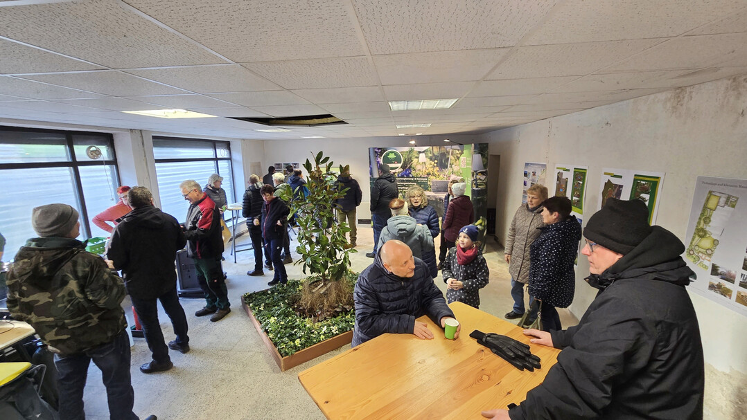 Ganz viele K�nigshainer kamen zum �Nur mal gucken�.