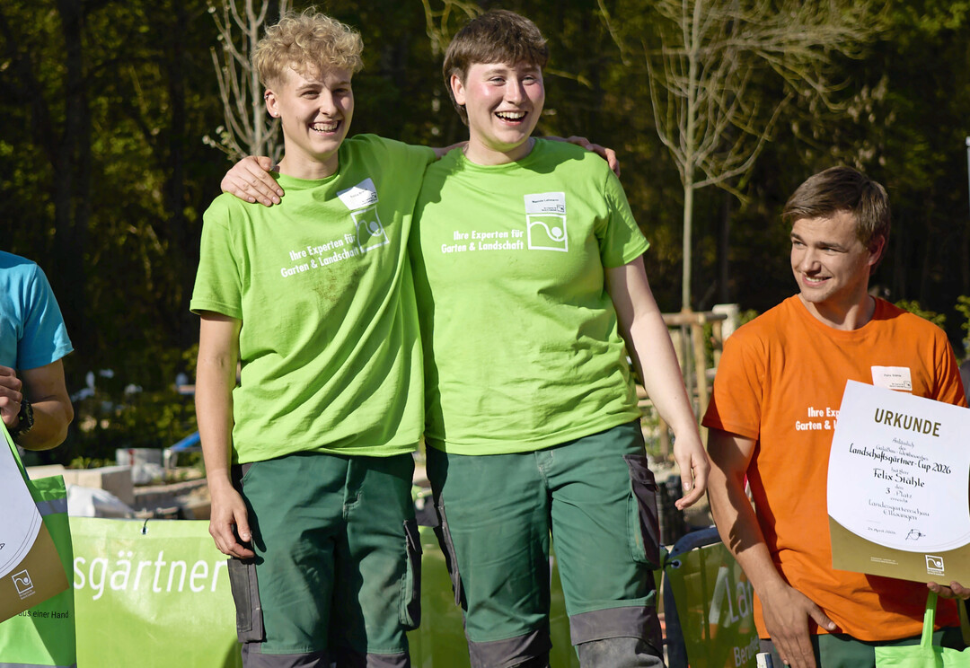 Emilia Braun und Matilda Lehmann feiertenihren Erfolg.