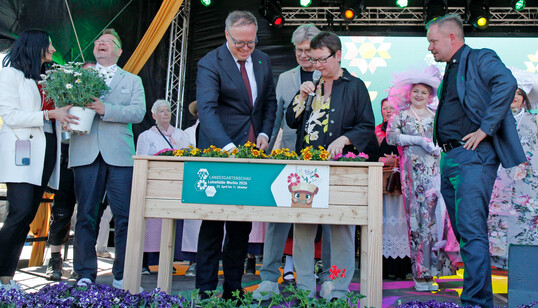 LGS-Gesch�ftsf�hrer Stefan Nolte, Ministerpr�sident Mario Vogt, Moderator Peter Escher, Landr�tin Dr. Marion Frant und Stadtb�rgermeister Christian Zwingmann