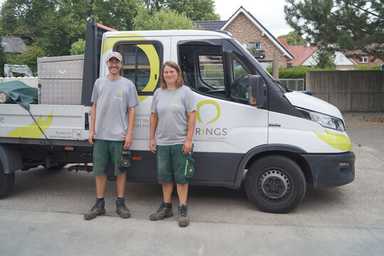 Marielena Tenti und Justus Temme von der Frings Garten GmbH in Warendorf  wir konnten sie bei ihrer tglichen Arbeit mit EM begleiten.