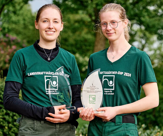 Niedersachsen-Bremen: Hanna Kanzelmeier (Garten- und Landschaftsbau Kreye in Ganderkesee) und  Klara Thle (GartenWerk Dukat in Belm)