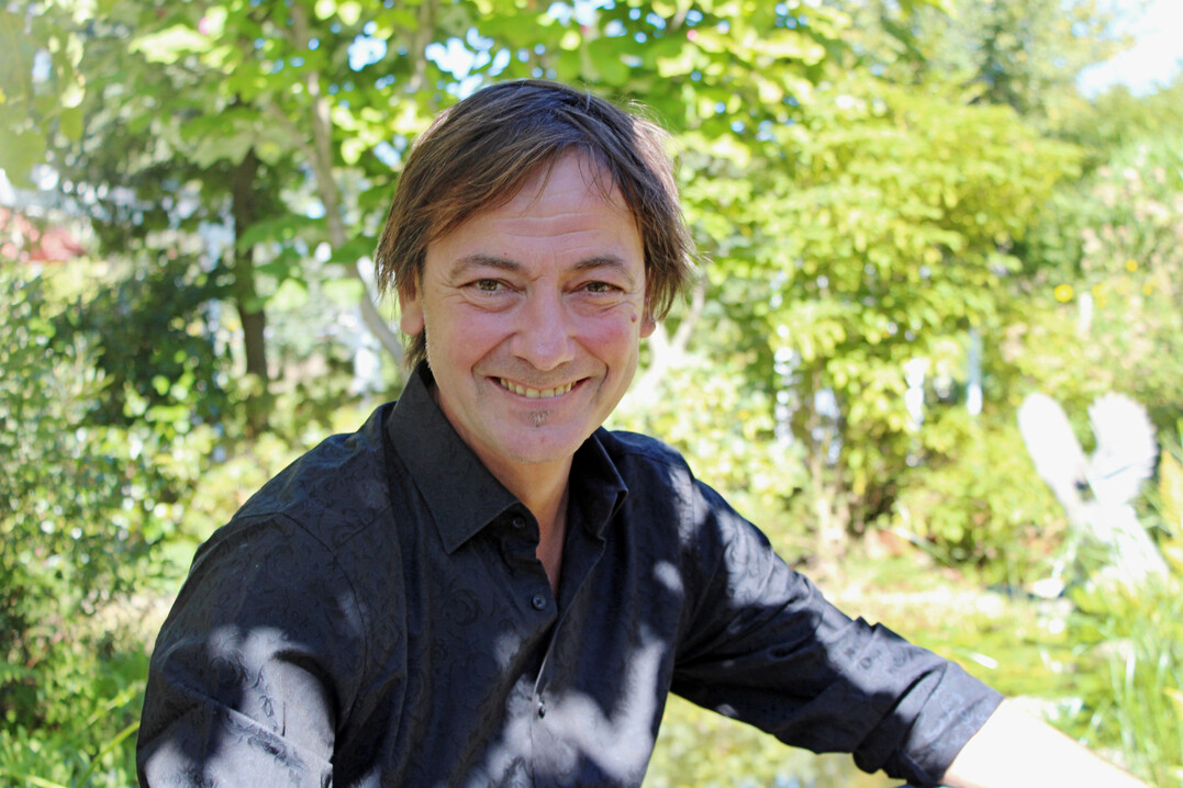 Thomas Hartmann ist der Kopf von 
ProNatur  die Gartenmacher in Heidelberg. Im Interview hat er uns auch unsere 
<a href="https://youtu.be/jBsNI0r7rOQ?si=FgL9Pxj3sODt3sVs"  target="_blank" >drei Fragen beantwortet</a>
.