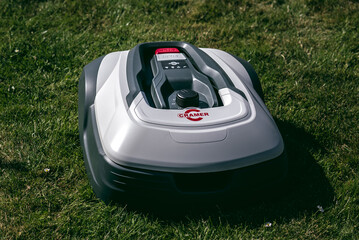 Mhroboter fr Rasenflchen bis 2.000 Quadratmeter.