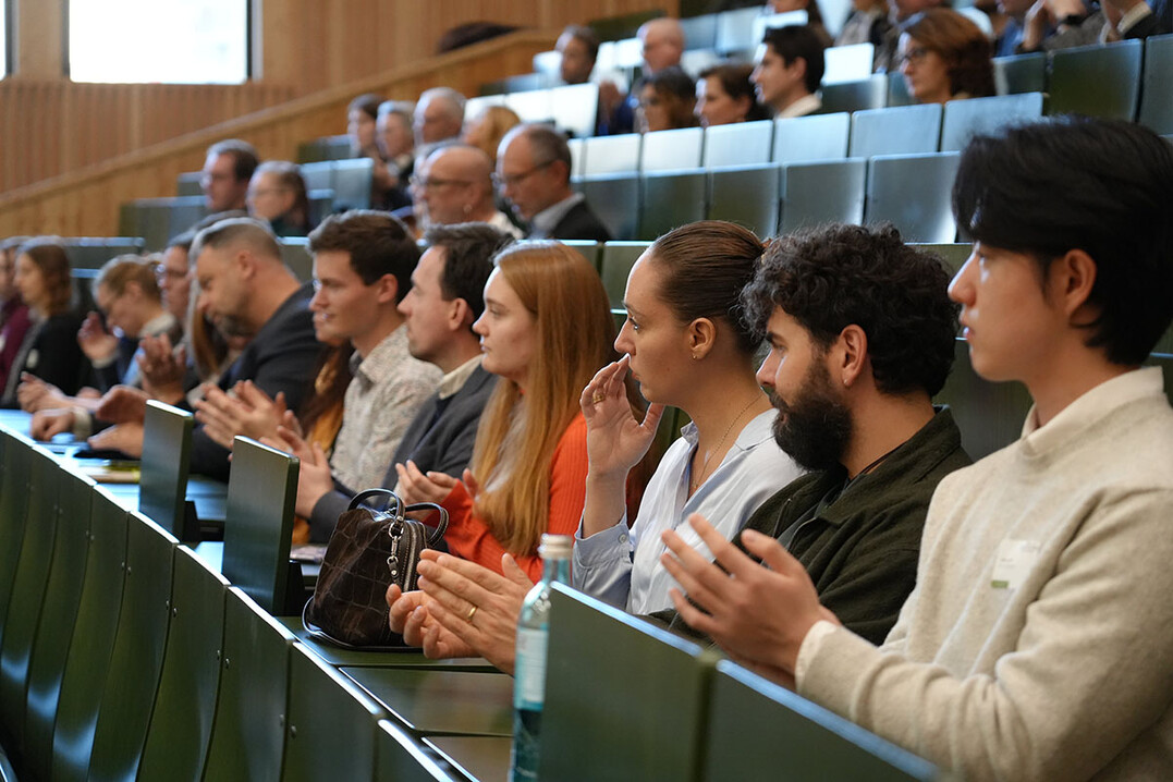Stipendiatinnen und Stipendiaten bei der Übergabefeier