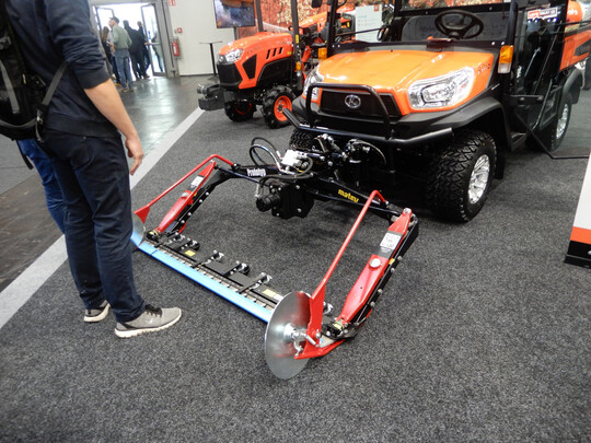 Kubota UTV mit hydraulischem Abtrieb fr den Antrieb von Balkenmher und hnlichem