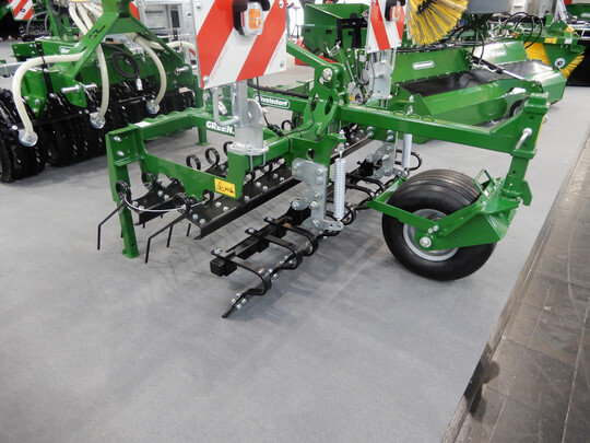Dvelsdorfer Green Rake in 120 cm Arbeitsbreite fr den Wein-, Obst- und Gemseanbau