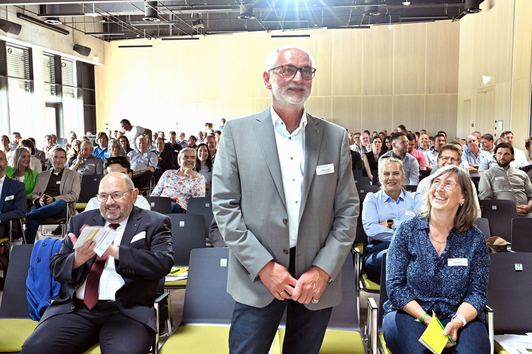 Die Mitglieder des VGL Bayern bei der Wahl von Dietmar Lindner zum neuen Verbandsprsidenten.