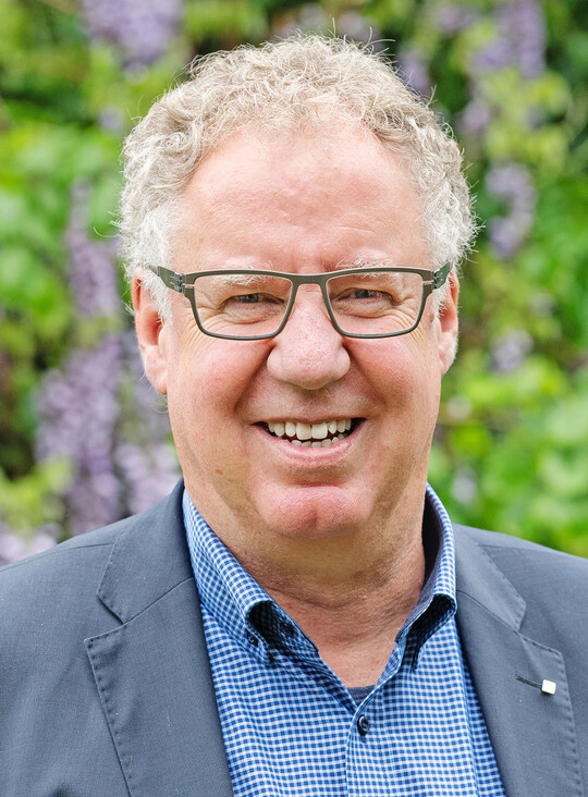 Dr. Michael Marrett-Foen