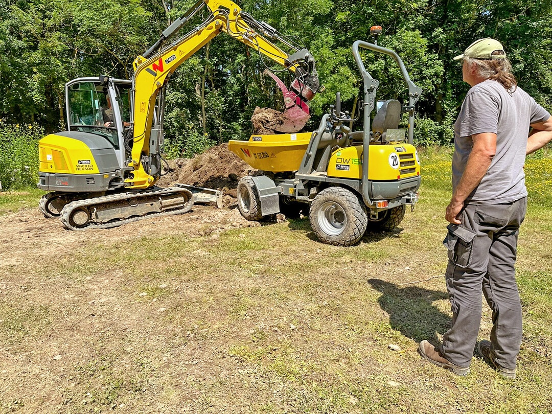 Fr die Bauwoche arbeitete die BaseG sowohl mit elektrischem Gert als auch mit Verbrennern.