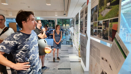 Die Ausstellung prsentierte Fotos und Informationen von gelungenen Grnprojekten.