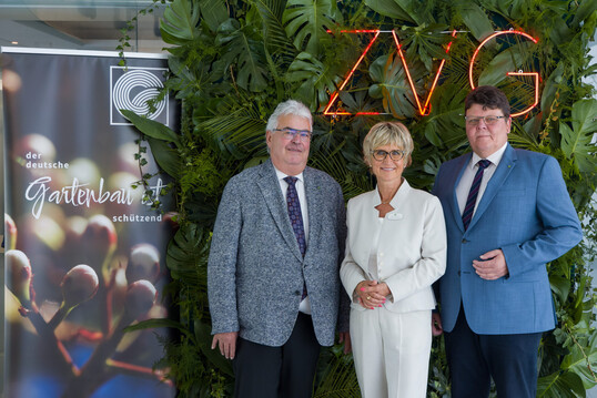 Der neue geschftsfhrende Vorstand des ZVG, von links: Vizeprsident Wilhelm Bck, ZVG-Prsidentin Eva Khler-Theuerkauf, Vizeprsident Andreas Krger.