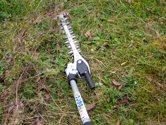 Teleskop-Heckenschere zur schonenden Mahd kleiner Flchen