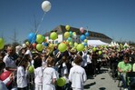 Rund 1.800 Kinder aus Hemer ließen tausende Luftballons steigen, als Ministerpräsident Rüttgers gegen 13.30 Uhr die 15. NRW-Gartenschau offiziell eröffnete.