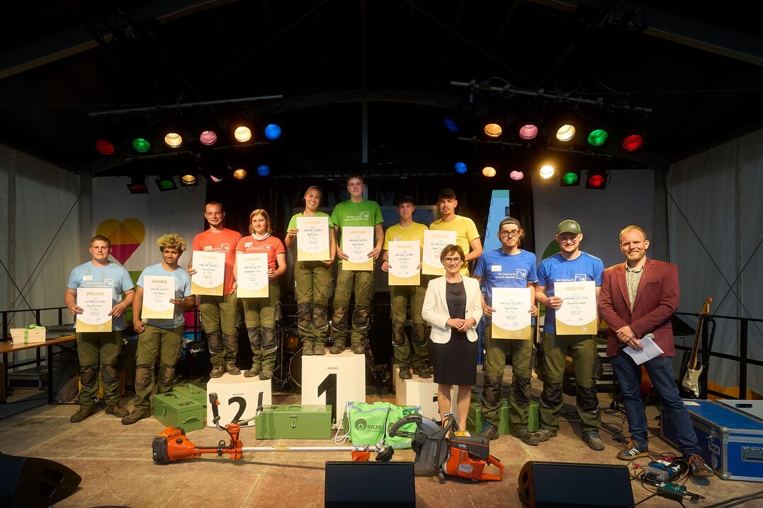 Alle fünf Teams des Zollernalb-Cups mit den Siegern auf dem Treppchen