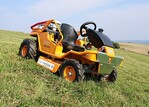 Die Robotersoftware wird auf dem ferngesteuerten Aufsitzmäher AS 940 Sherpa 4WD RC getestet.