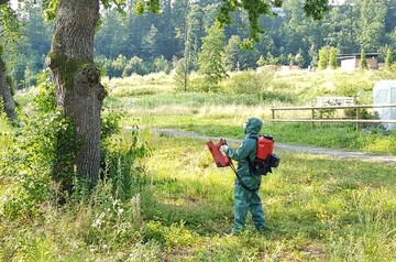 Mit der groen Sprhweite und hohen Zielgenauigkeit knnen mit AS 1200 auch hhere Bume effektiv und umweltfreundlich behandelt werden