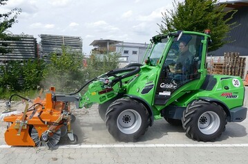 Der Multifunktionslader Avant 860i hat eine hohe Durchzugskraft dank der Zusatzhydraulik mit 80 l/min.