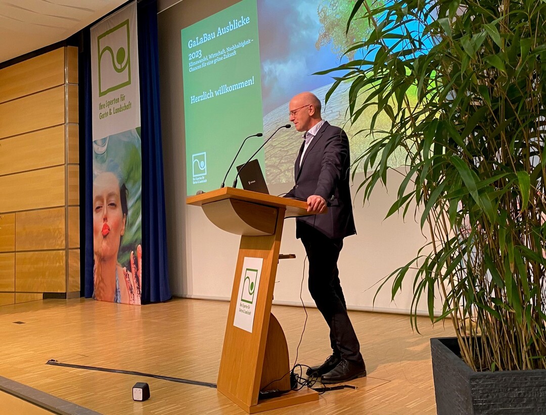 The President of the NRW Garden, Landscape and Sports Ground Construction Association Josef Mennigmann at the opening of GaLaBau Perspectives 2023.