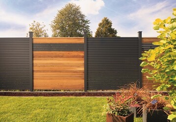 Natrliches Material und modernes Design: Sichtblenden aus Holz schtzen die Privatsphre zuverlssig und schaffen ein gemtliches Ambiente. 