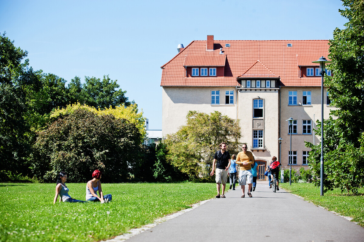 Fachhochschule Erfurt verstärkt den Praxisbezug im Studium DEGA