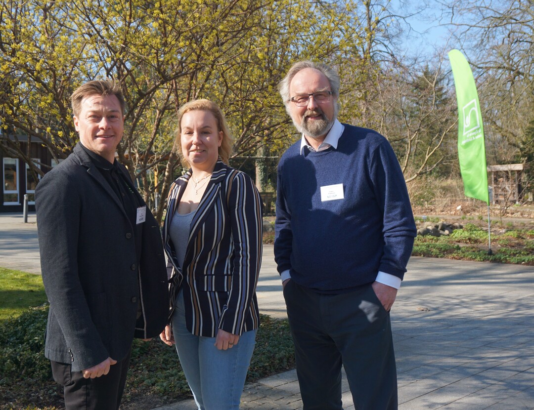 Der amtierende Vorsitzende des FGL HH, Ludger Plaßmann (rechts), wurde im Zuge der Mitgliederversammlung für weitere drei Jahre in seinem Amt bestätigt. Als neue feste Mitglieder wählten die Verbandsmitglieder Belinda Böttle und Timo Schöneberndt in den Vorstand.