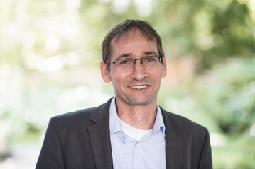 Rolf Koritkowski hlt schon seit mehreren Jahren Einzelvorlesungen an der FH Erfurt und hat das neue intensivierte Angebot fr den Masterstudiengang Landschaftsarchitektur initiiert und aufgebaut. 