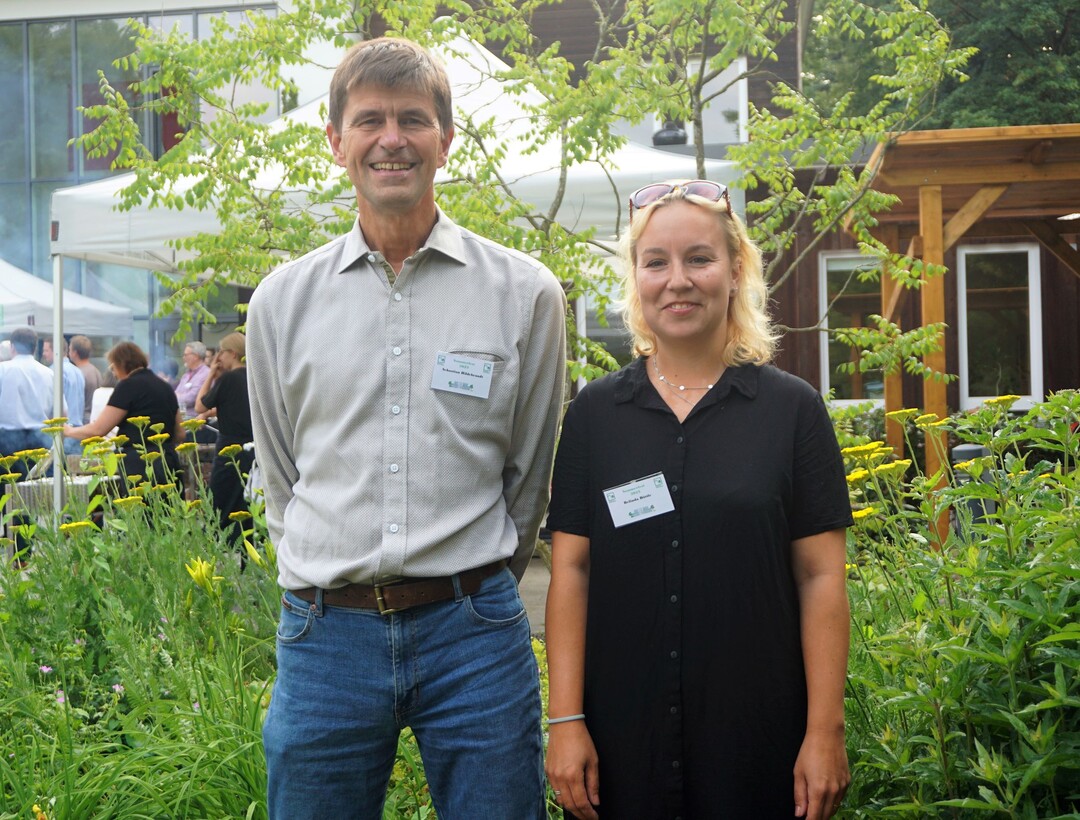 Sebastian Hildebrandt, Geschftsfhrer der Klaus Hildebrandt AG, und Belinda Bttle, Geschftsfhrerin des Unternehmens Die Bttle Grtner, sind sich einig: Zukunftsfhig sind vor allem diejenigen Fachbetriebe, die fr Auftraggeber interessante Nischen bedienen und ber ein umfassendes Spezialwissen verfgen.