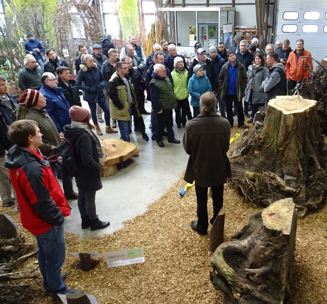 60 Seminarteilnehmer aus dem gesamten Bundesgebiet kamen fr das Seminar in die schleswig-holsteinische Baumschule Sander.