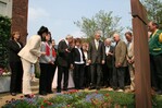 Beim offiziellen Rundgang an der Mustergrabanlage der sächsischen Friedhofsgärtner