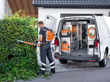 Die neue bott vario3 powered by Stihl Fahrzeugeinrichtung frdert den wirtschaftlichen mobilen Einsatz von akkubetriebenen Gerten.