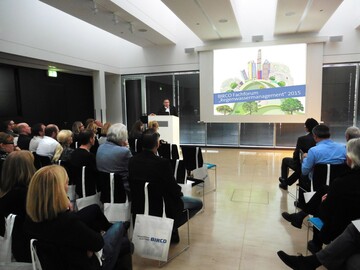 Hans-Jrgen Rcker erffnete das zweite BIRCO Fachforum Regenwassermanagement