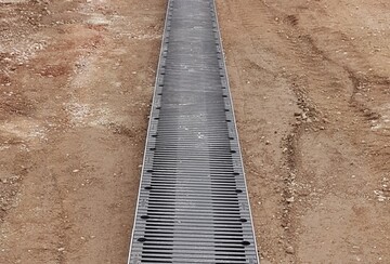 Filtration und Sedimentation von Niederschlagswasser mit Direktversickerung kombiniert. 
