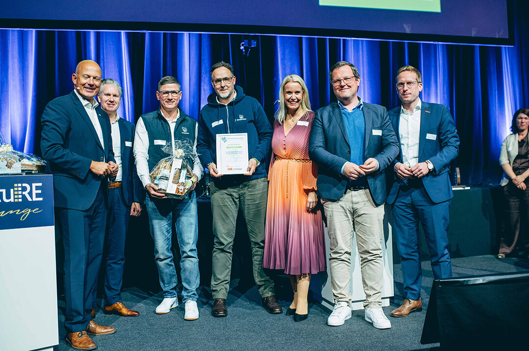 Andreas Cioska (3. von links), Oliver Range (4. von links)