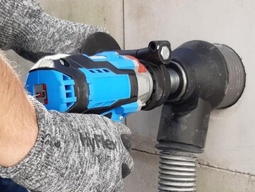 Mit der neuen 18-Volt-Akku-Bohrmaschine von BAIER kann der Profi dank kraftvollem Brushless-Motor und optimaler Drehzahl besonders schnell Dosen versenken.